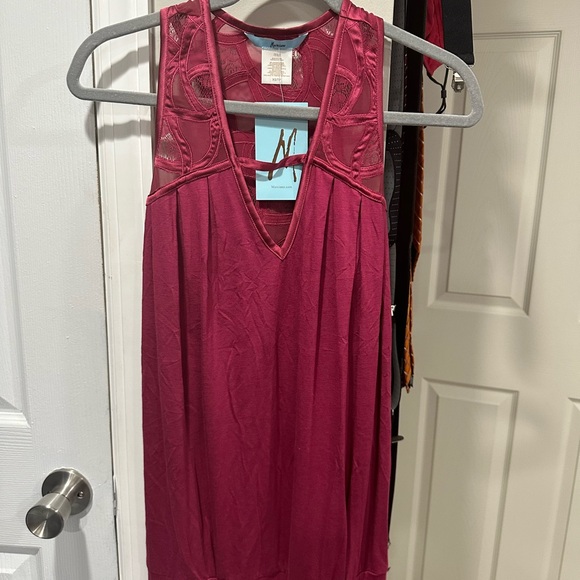 Top - Picture 1 of 5